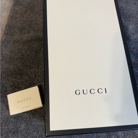 Authentic Gucci slides - w/ original box - Picture 7 of 8